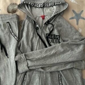 Guess sweatsuit